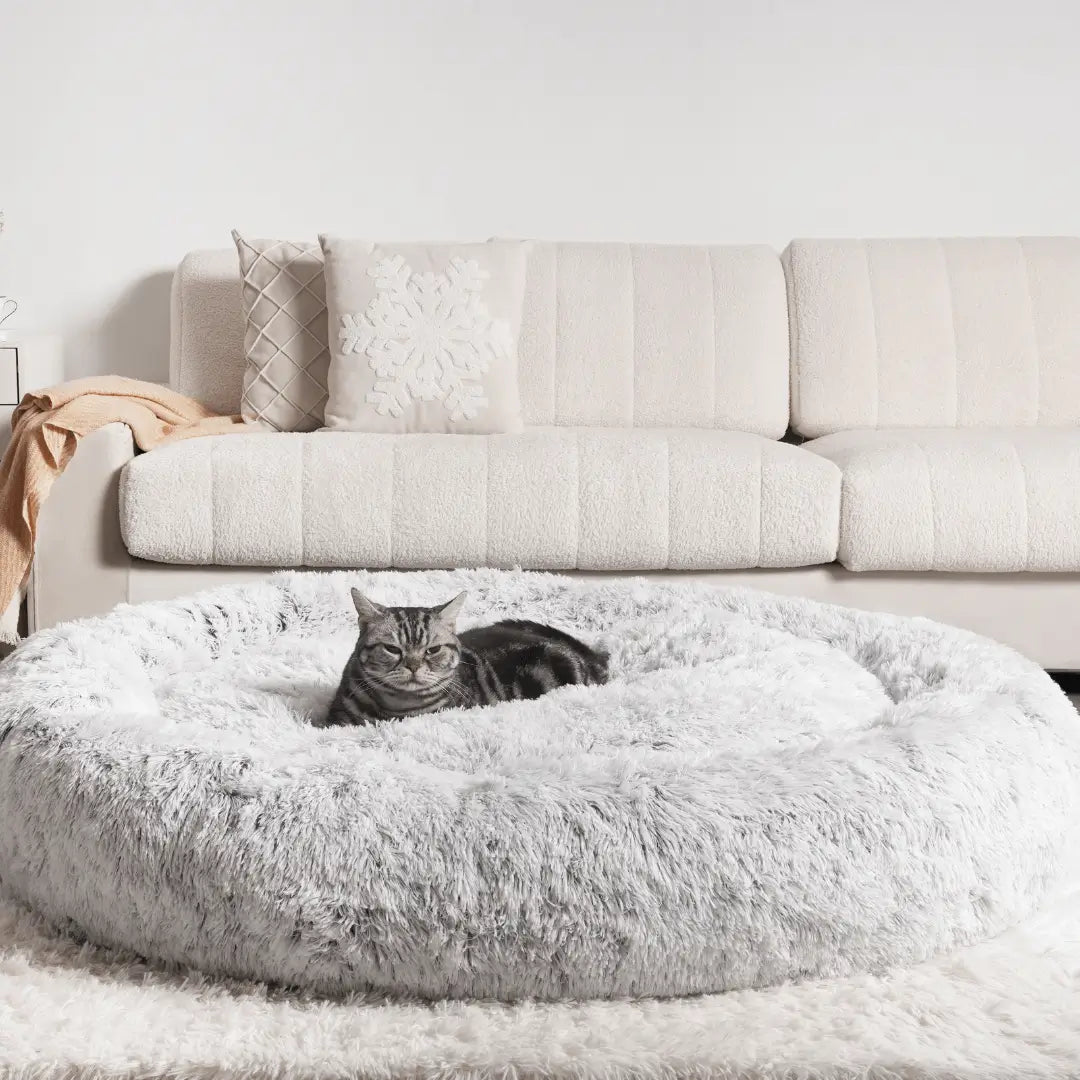 Cat bed in gradient grey color